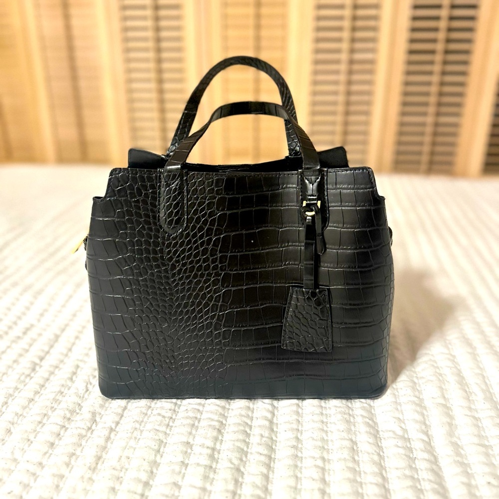 Nordstrom Rack  Black leather purse / crossbody